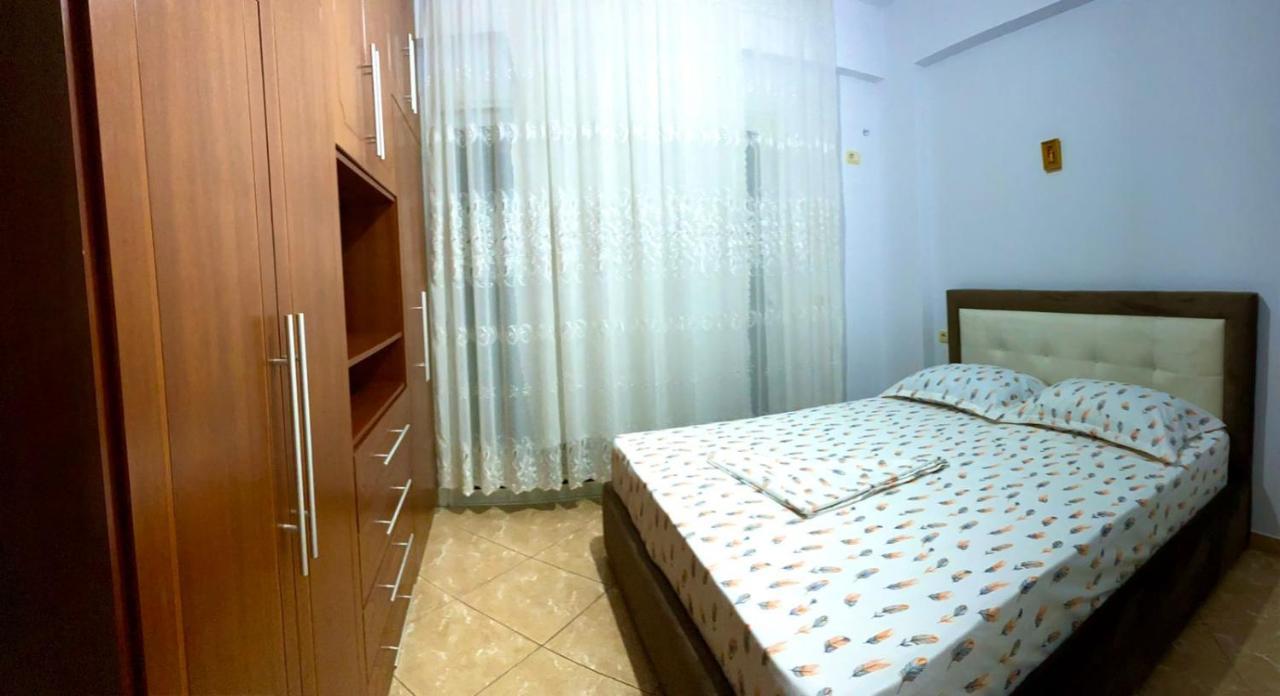 Honey Apartment Near Port Of Saranda Kültér fotó